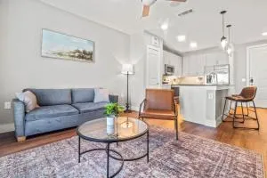 Captivating 1BD1BA Beautiful Pool in Fort Worth - 艾索