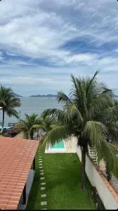 Casa para temporada com vista para o Mar - Escola de Pesca