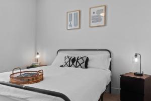 Luxurious New Unit 1Bd1Ba Pool Golf Sim