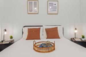 Pampering New Unit Studio 1Ba Pool, Golf Sim