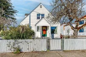 The Wing Haus - 史蒂文森