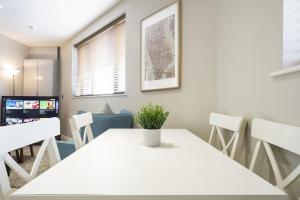 Old Hollywood - 1bd Ap - Gold Short Term Stays