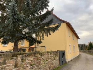 Gemütliche Gästewohnung in Landhaus mit Pool