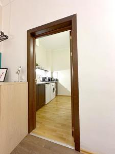 Aurora Abode - Top Center 1 BDR Fast Wi-fi