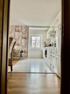 W parku przy teatrze