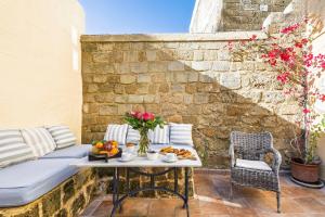 Maison Roxanne & Maisonette in medieval city by Rhodes4vacation