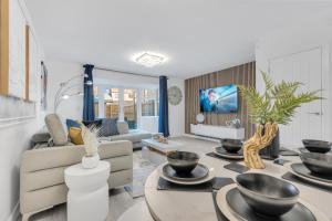 Brand New Luxurious 3bed House by AYMONS HAVEN