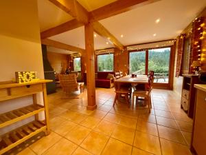 Chalets Le Chalet du Bonheur, authentique en pleine nature : photos des chambres