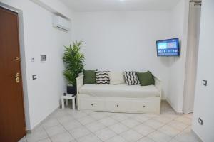 Entire Private Apartment FCO, Beach 5 Min, ROME 30 Min!