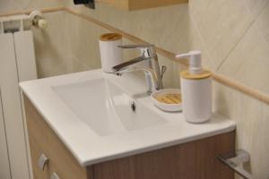 Entire Private Apartment FCO, Beach 5 Min, ROME 30 Min!