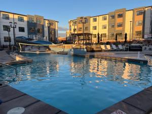 New Resort Condo Near Zion Great for Families Pools Water Slide