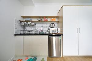 Studio 79 Suites in City Center with Parking