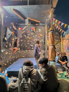 Casacipres Surf&climb Hostal