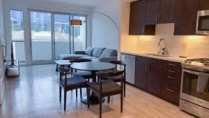 Mid-City Santa Monica with pool gym parking - Sawtelle