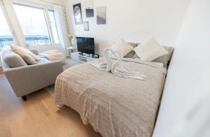 Aurora City Hideway by BookLapland