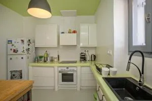 Octopus Sea View House - Tzádhos