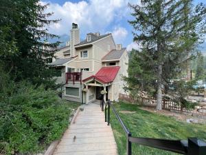 Toby Creek Lodge by StayIn