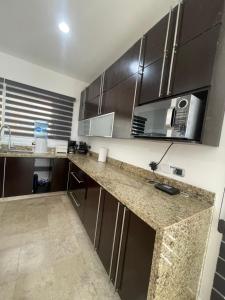 Spacious apartment 1 block from the beach