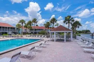 Relaxing Spacious Coastal 3bd Gulfport Paradise - Broadwater