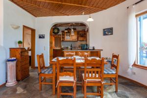 Karavos Apartments and Villa Skopelos Greece