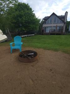 Beautifully Updated Lakefront Escape-Pets welcome!