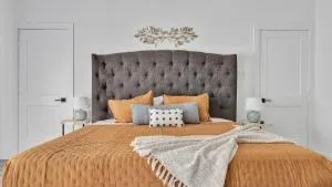 Pet-Friendly l Chic City Escape - Dallas Edition - Oldham