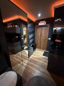 Black Elegant & Spa Kop