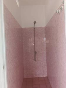 Green Acres Village Cabin Rental with Air conditioner