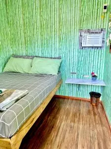 Green Acres Village Cabin Rental with Air conditioner - Basdiot