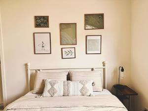 Comfortable 2Bed in Duplex with private Sunroom