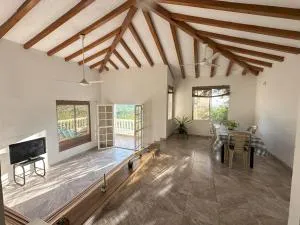 Almare Guest House - Playa Dormida