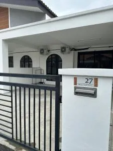 Pitaloka The Lakes Homestay - Kampong Batu Dua