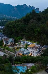 Zhangjiajie Rock language art hotel-Free pick up service - Hanqiyu