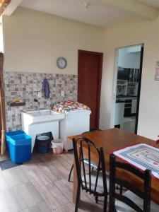 Casa térrea no Campeche - 2 Quartos com espaço gourmet