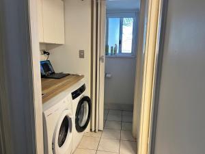 The Burlington Holiday Apartments