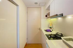 Best and Comfy Studio Tokyo Riverside PIK 2 Apartment By Travelio
