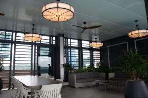 7 Mossaz skypool 5mins to 1U and Ikea atEmpire City