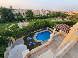 Standalone Villa in New Cairo, Private swimming pool and modern furniture - New cairo