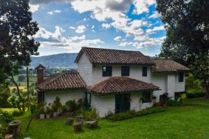 Alameda Country House