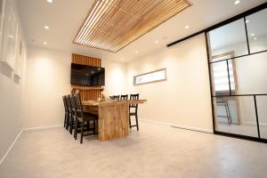 Soul of Seoul 6 Hongdae 5BR & 4Bath, elevator, Free wifi