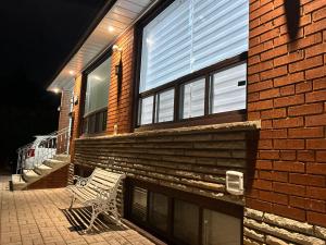 Cozy basement room-Private Bath - Near Subway line 1 - Toronto