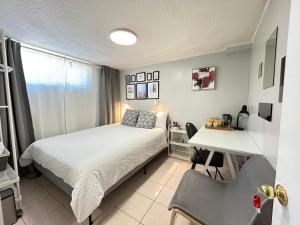 Cozy basement room-Private Bath - Near Subway line 1 - Toronto