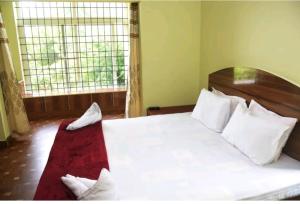 Coorg hill crest family room