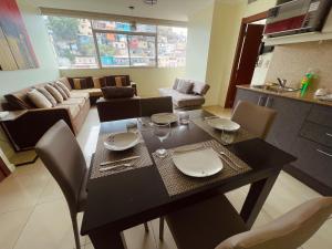 Suite frente al río en Puerto Santa Ana Riverfront