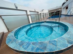 Suite frente al río en Puerto Santa Ana Riverfront