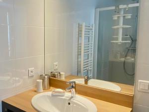 Maisons de vacances Charmante maison familiale a Groix, 3 chambres - FR-1-813-5 : photos des chambres