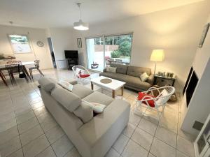 Grande maison près du phare avec Wi-Fi, animaux admis, parking, proche plage pour 8 personnes - FR-1-22-375