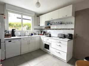 Maisons de vacances Maison familiale proche plage Groix, jardin et garage - FR-1-813-6 : photos des chambres