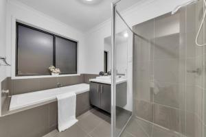 Private Room cbd Airport 20 min