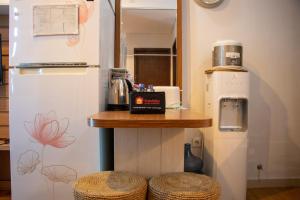 Nice and Cozy 1BR with Extra Room Apartment at Capitol Park Residence By Travelio